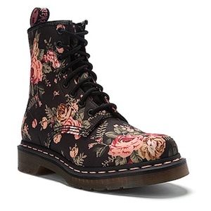 Dr. Martens 1460 Victorian Women’s boots